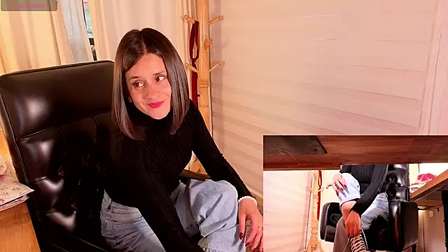 Snapshot of Alice_milf_ chatting on November 2025 11:04:02 AM Alice milf online show from November 2025 11:04:02 AM