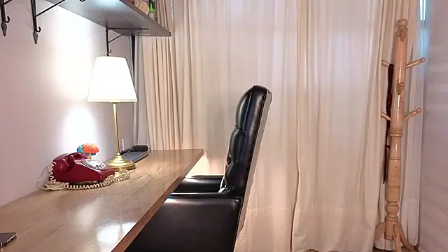 Snapshot of Alice_milf_ chatting on November 2025 11:14:01 AM Alice milf online show from November 2025 11:14:01 AM