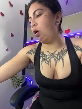 Snapshot of _luna_torres chatting on June 2026 01:05:02 PM luna torres online show from June 2026 01:05:02 PM