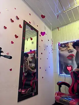  luna torres online show from March 2026 12:55:01 PM