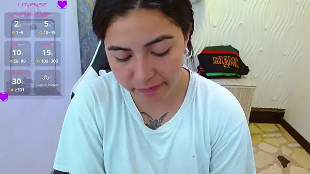 Snapshot of _luna_torres chatting on December 2025 01:21:02 PM luna torres online show from December 2025 01:21:02 PM