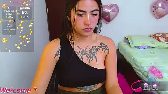  luna torres online show from December 2024 09:50:02 PM