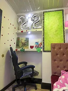  luna torres online show from April 2026 12:23:01 PM