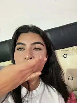  luna torres online show from March 2025 04:38:01 AM