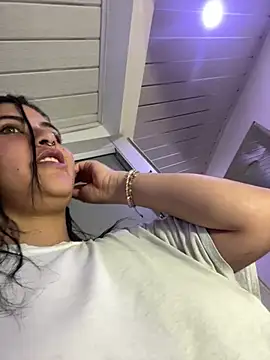  luna torres online show from March 2026 12:35:02 PM