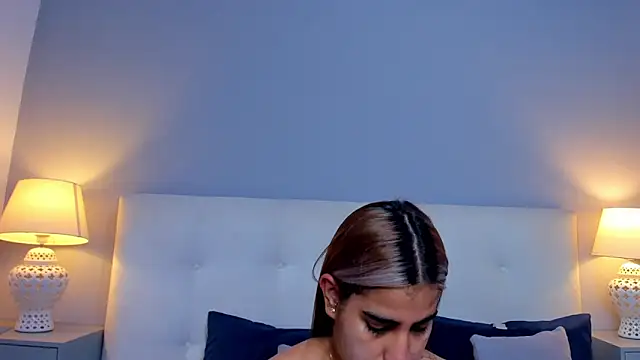 SaraaJhonsonn online show from November 2025 04:11:02 PM