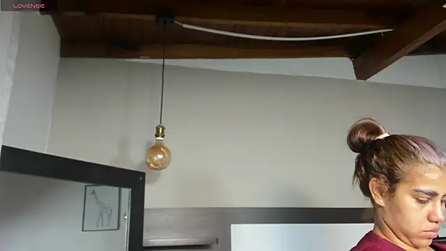 SaraaJhonsonn online show from April 2026 02:19:01 PM