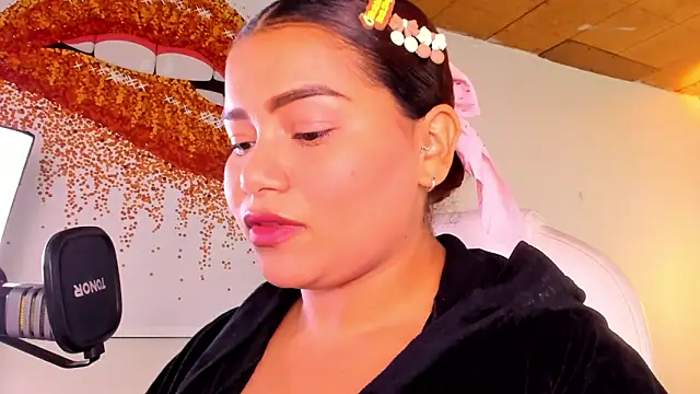 loly marce online show from March 2025 09:09:02 PM