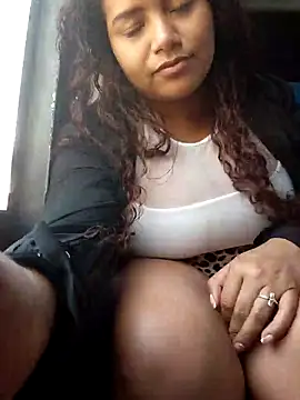 Snapshot of loly_marce chatting on October 2025 10:10:02 PM loly marce online show from October 2025 10:10:02 PM