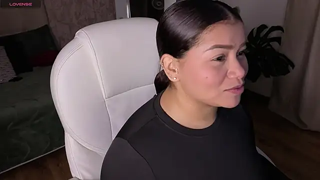 Snapshot of loly_marce chatting on November 2025 08:31:01 PM loly marce online show from November 2025 08:31:01 PM