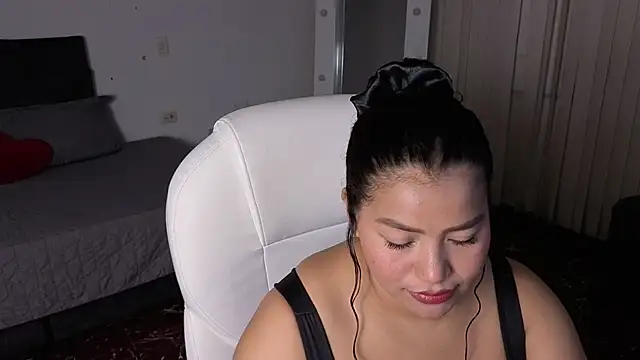 loly marce online show from February 2026 08:08:01 PM