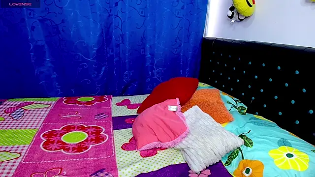 Melikasweetz online show from April 2026 05:30:01 PM