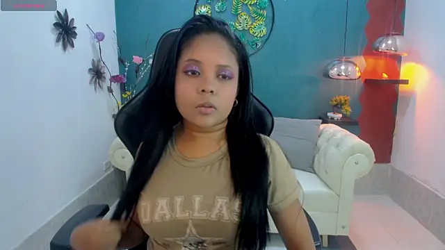 Melikasweetz online show from March 2026 05:07:01 PM