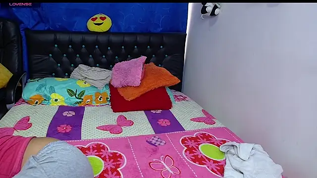 Melikasweetz online show from May 2026 04:35:02 PM