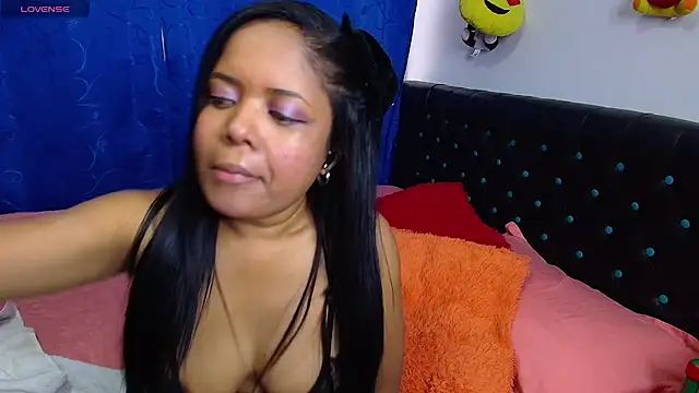 Melikasweetz online show from April 2026 05:30:01 PM