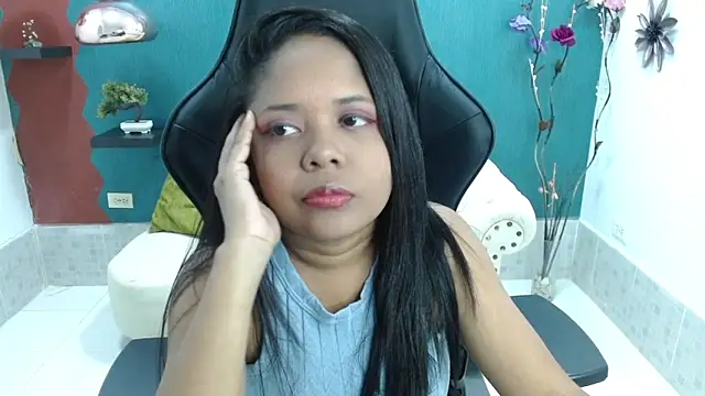 Melikasweetz online show from February 2025 01:14:01 PM