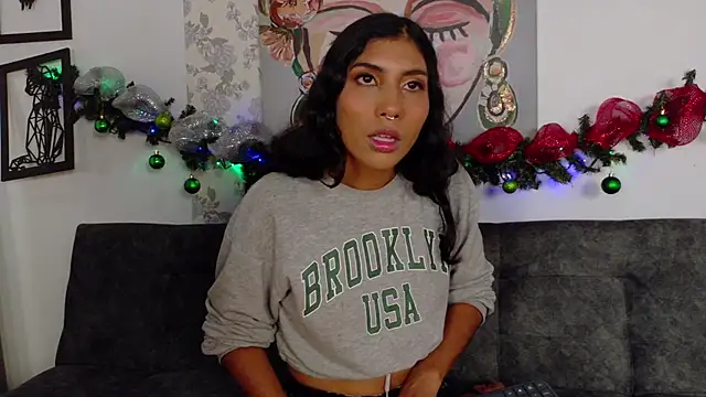 Snapshot of taty_miller chatting on December 2025 08:32:02 PM taty miller online show from December 2025 08:32:02 PM