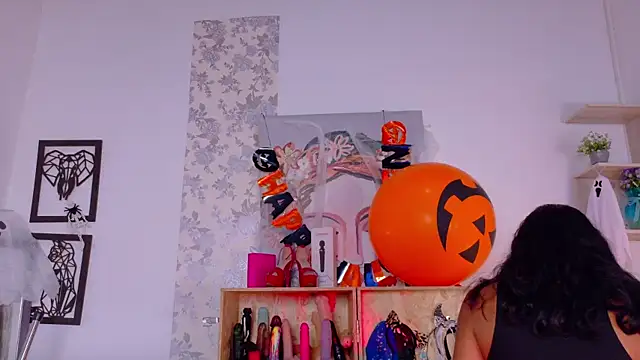 Snapshot of taty_miller chatting on November 2025 08:36:01 PM taty miller online show from November 2025 08:36:01 PM