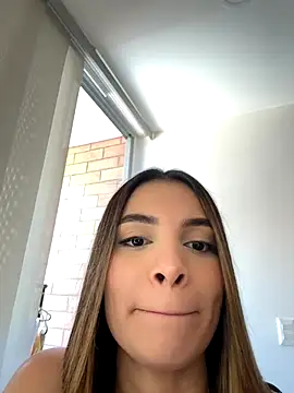 Snapshot of VictoriaNoah_ chatting on November 2025 05:05:01 PM VictoriaNoah online show from November 2025 05:05:01 PM