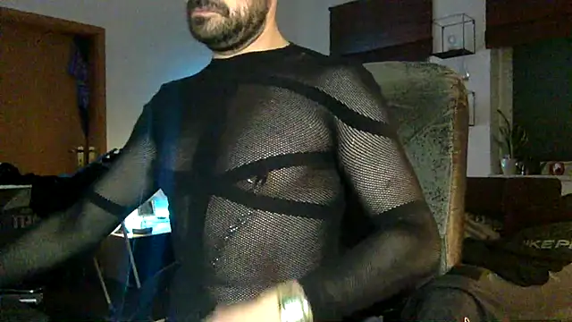 Snapshot of tomz0819 chatting on March 2025 08:32:02 PM tomz0819 online show from March 2025 08:32:02 PM