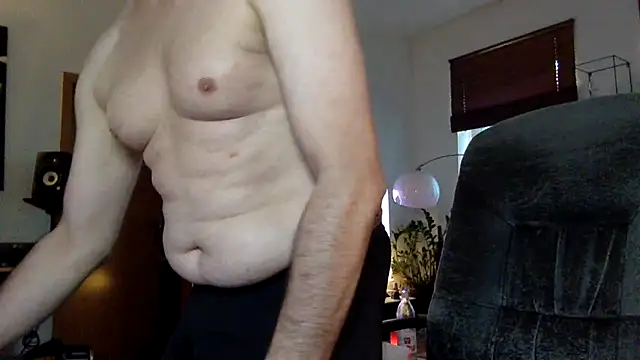 Snapshot of tomz0819 chatting on September 2025 12:33:01 PM tomz0819 online show from September 2025 12:33:01 PM