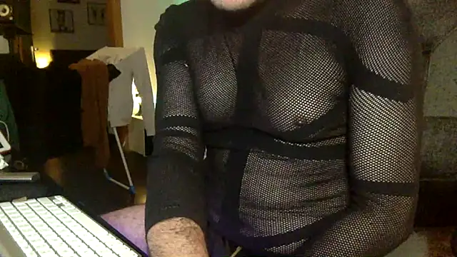 Snapshot of tomz0819 chatting on November 2025 11:19:02 PM tomz0819 online show from November 2025 11:19:02 PM