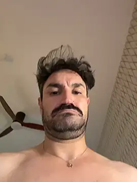 Snapshot of tomz0819 chatting on October 2025 03:15:01 PM tomz0819 online show from October 2025 03:15:01 PM