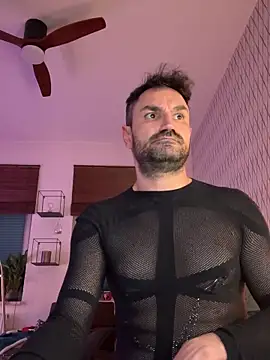 Snapshot of tomz0819 chatting on March 2025 05:28:01 AM tomz0819 online show from March 2025 05:28:01 AM