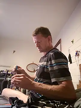 BigDDave6979 online show from April 2026 07:48:01 AM