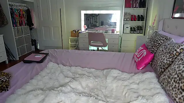 emmagray001 online show from May 2026 11:05:02 AM