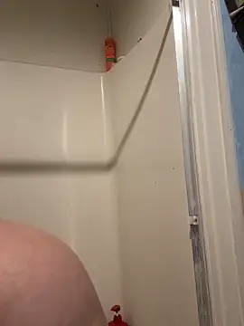 lairarose online show from November 2025 10:04:02 PM