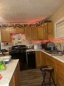 lairarose online show from December 2024 03:29:01 AM