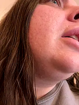 lairarose online show from November 2025 04:10:05 PM