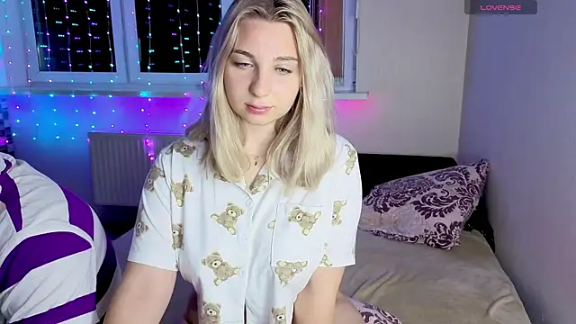 llolilove online show from October 2025 04:40:01 PM