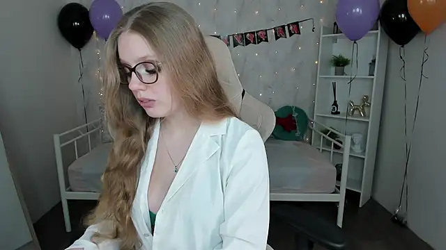 Polly  Cutie online show from November 2025 05:33:01 AM