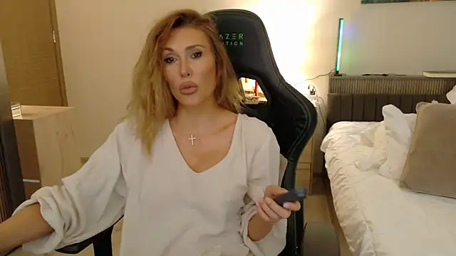 joycesilver online show from September 2025 08:09:02 AM