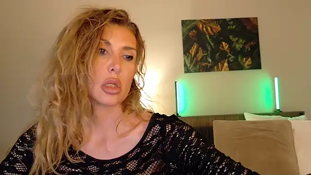 joycesilver online show from October 2025 11:14:02 AM