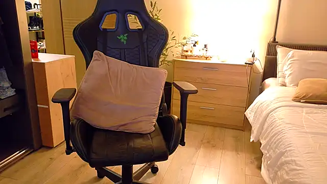 Snapshot of joycesilver chatting on March 2026 07:30:02 AM joycesilver online show from March 2026 07:30:02 AM