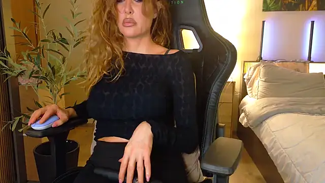 Snapshot of joycesilver chatting on January 2026 02:29:01 AM joycesilver online show from January 2026 02:29:01 AM