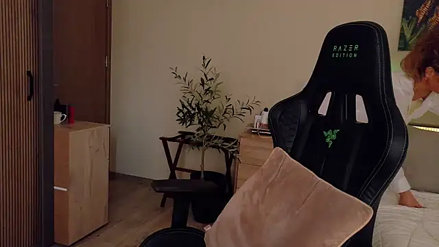 joycesilver online show from March 2026 08:40:01 AM