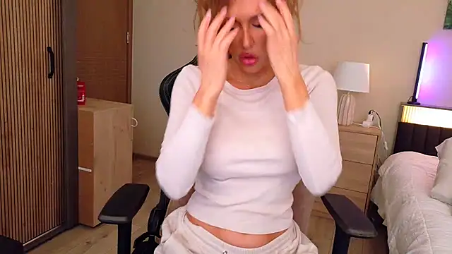 joycesilver online show from March 2026 09:24:02 AM