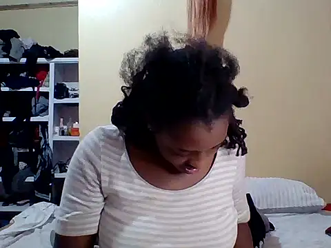 Zara Twilight online show from October 2025 08:32:02 PM