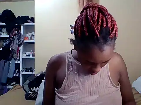 Zara Twilight online show from December 2025 05:19:01 PM