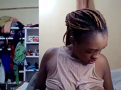 Zara Twilight online show from February 2026 11:17:02 PM
