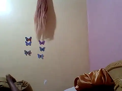 Zara Twilight online show from December 2025 08:53:02 PM