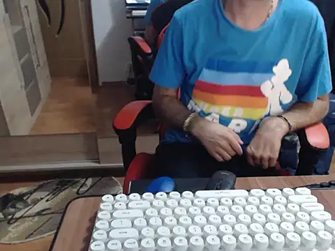uncutguy01 online show from September 2025 04:13:02 PM