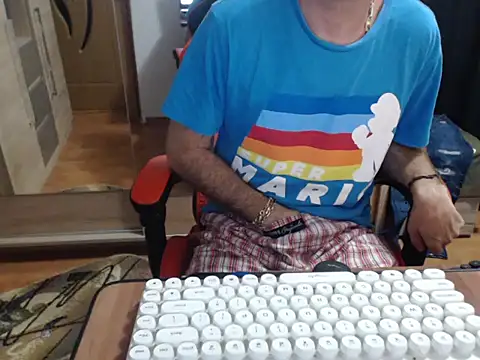 uncutguy01 online show from September 2025 03:57:01 AM