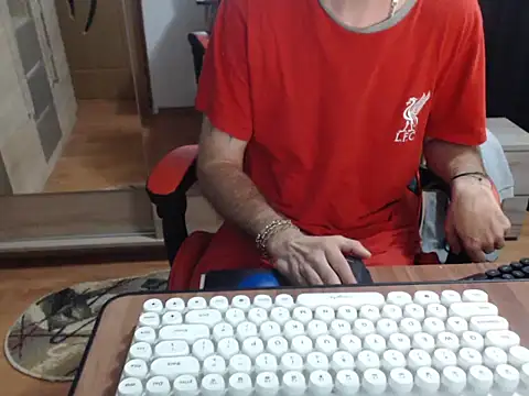uncutguy01 online show from September 2025 04:52:02 AM