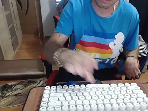 uncutguy01 online show from September 2025 04:08:01 AM