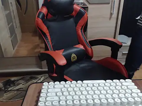 uncutguy01 online show from September 2025 04:03:02 PM